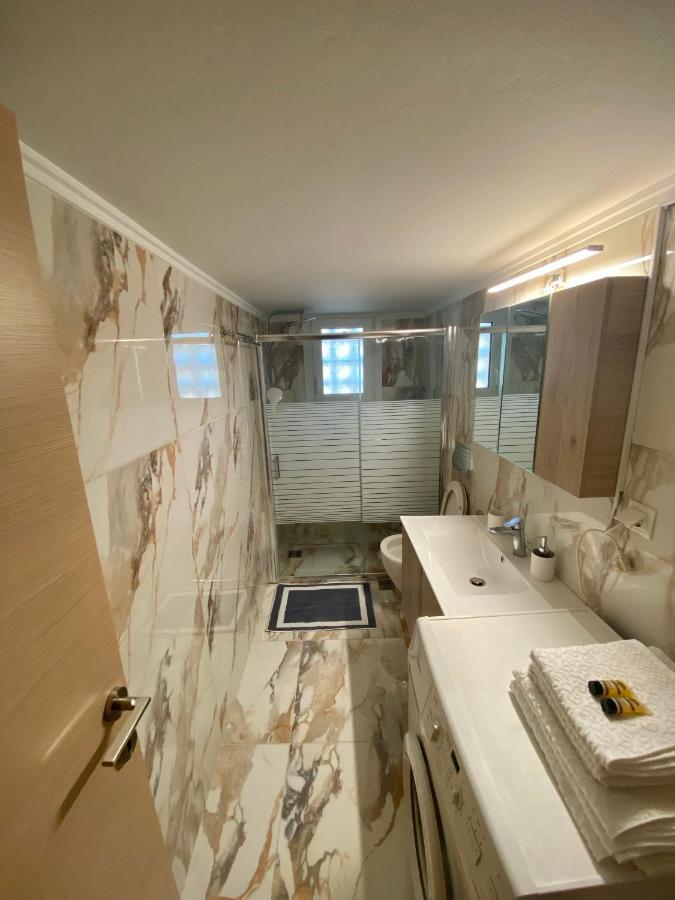 Luxury Suite 10' From The Center Aten Exteriör bild