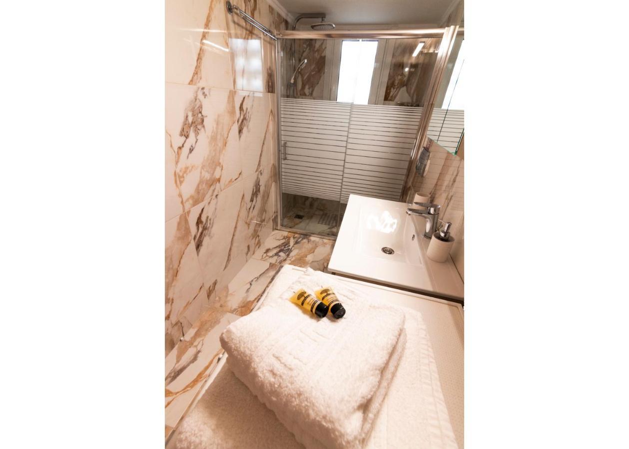Luxury Suite 10' From The Center Aten Exteriör bild