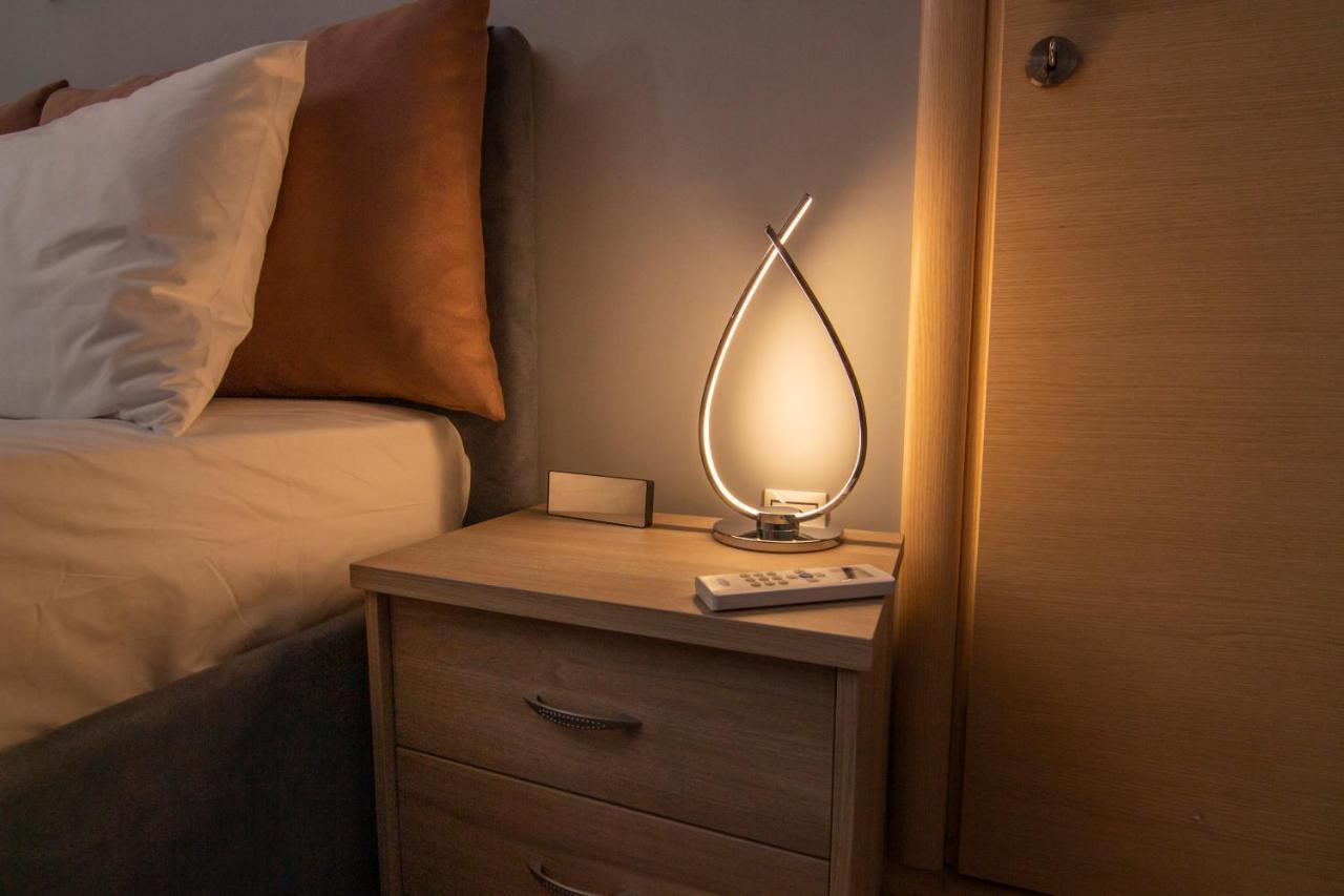 Luxury Suite 10' From The Center Aten Exteriör bild